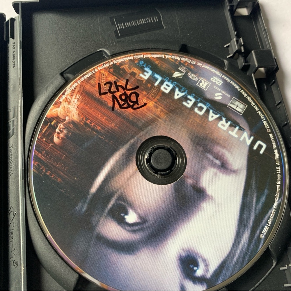 Untraceable ๐ DVD - Picture 4 of 5